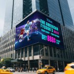 3. Billboard tại Mỹ (en) -  New York.jpg